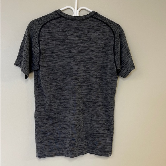 Lululemon Men's Heathered Black Metal Vent Tech Short Sleeve T-Shirt Size Small - Picture 3 of 5